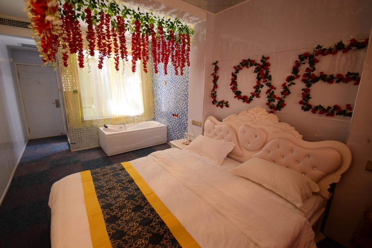 Century Hua Na Loves Boutique Hotel 青島市 エクステリア 写真