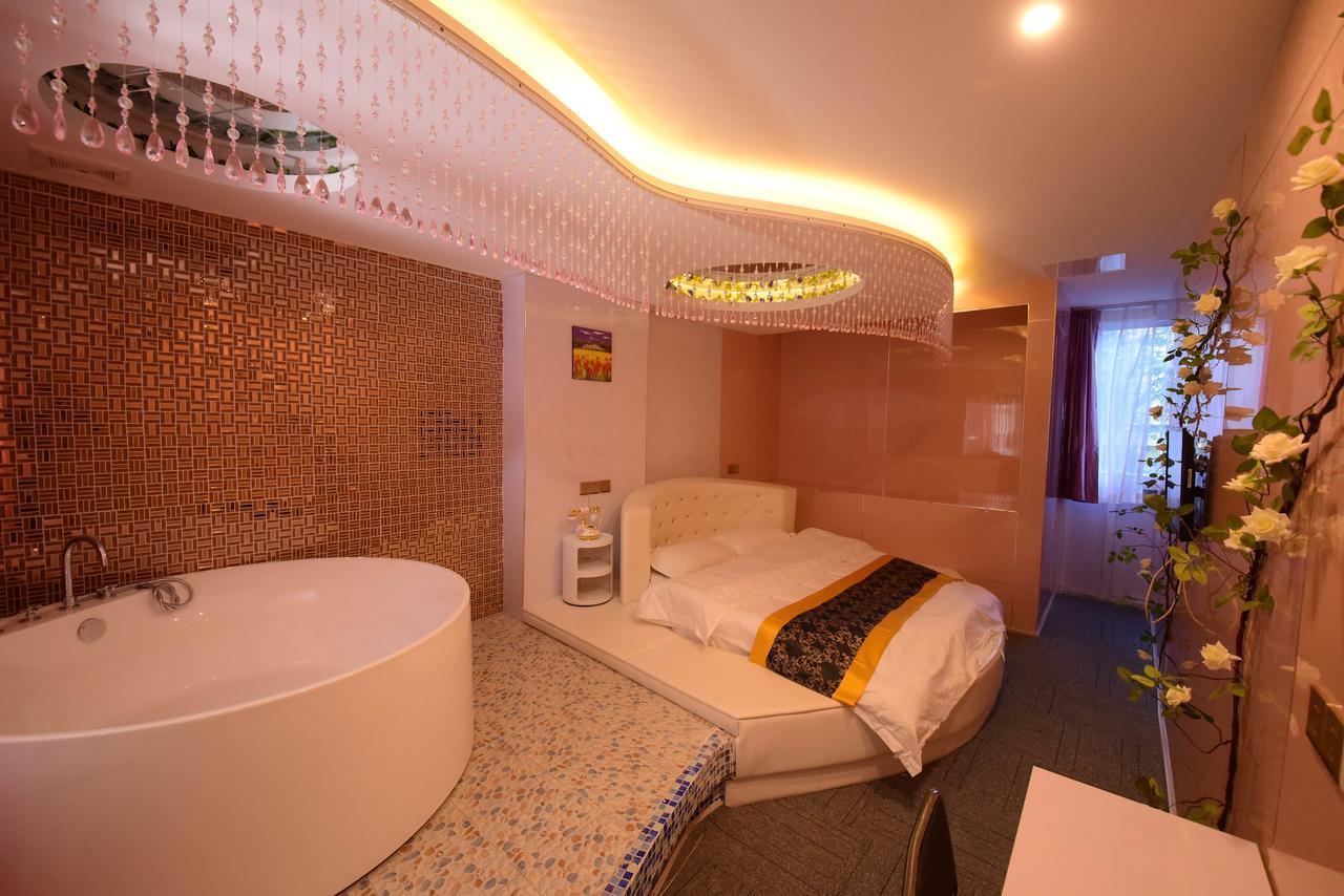Century Hua Na Loves Boutique Hotel 青島市 エクステリア 写真