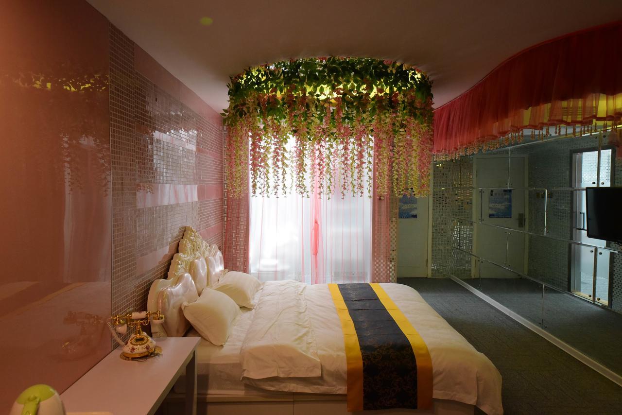 Century Hua Na Loves Boutique Hotel 青島市 エクステリア 写真