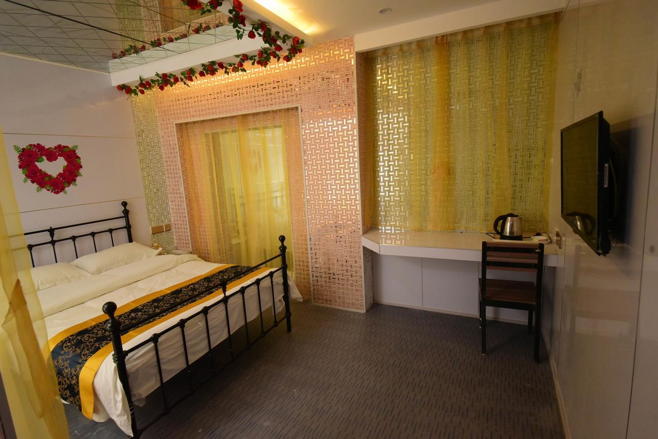Century Hua Na Loves Boutique Hotel 青島市 エクステリア 写真