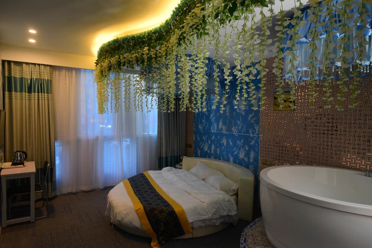 Century Hua Na Loves Boutique Hotel 青島市 エクステリア 写真