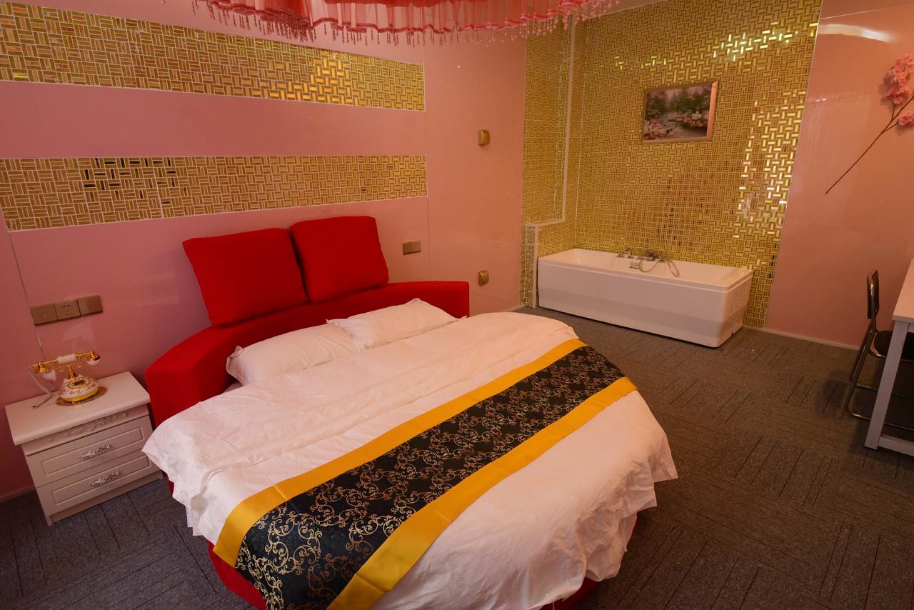 Century Hua Na Loves Boutique Hotel 青島市 エクステリア 写真