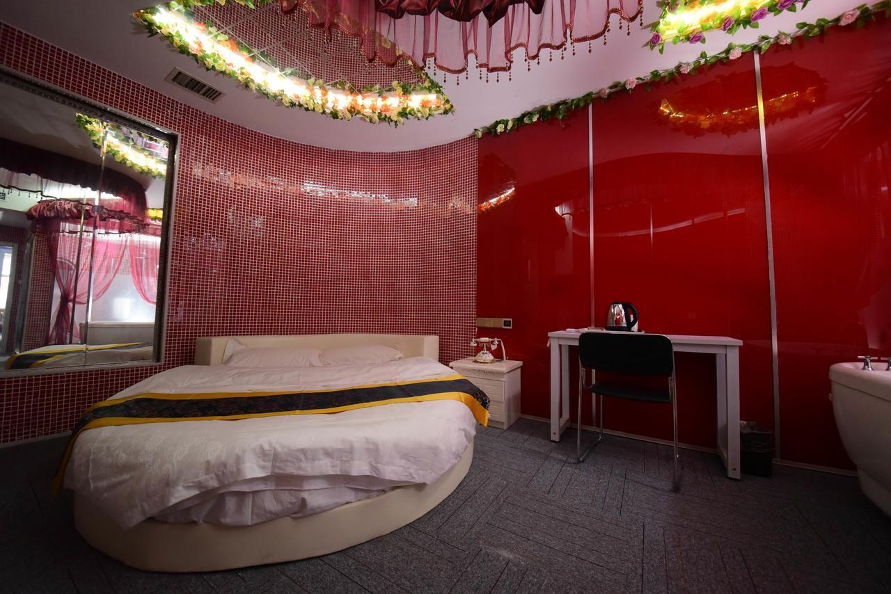 Century Hua Na Loves Boutique Hotel 青島市 エクステリア 写真