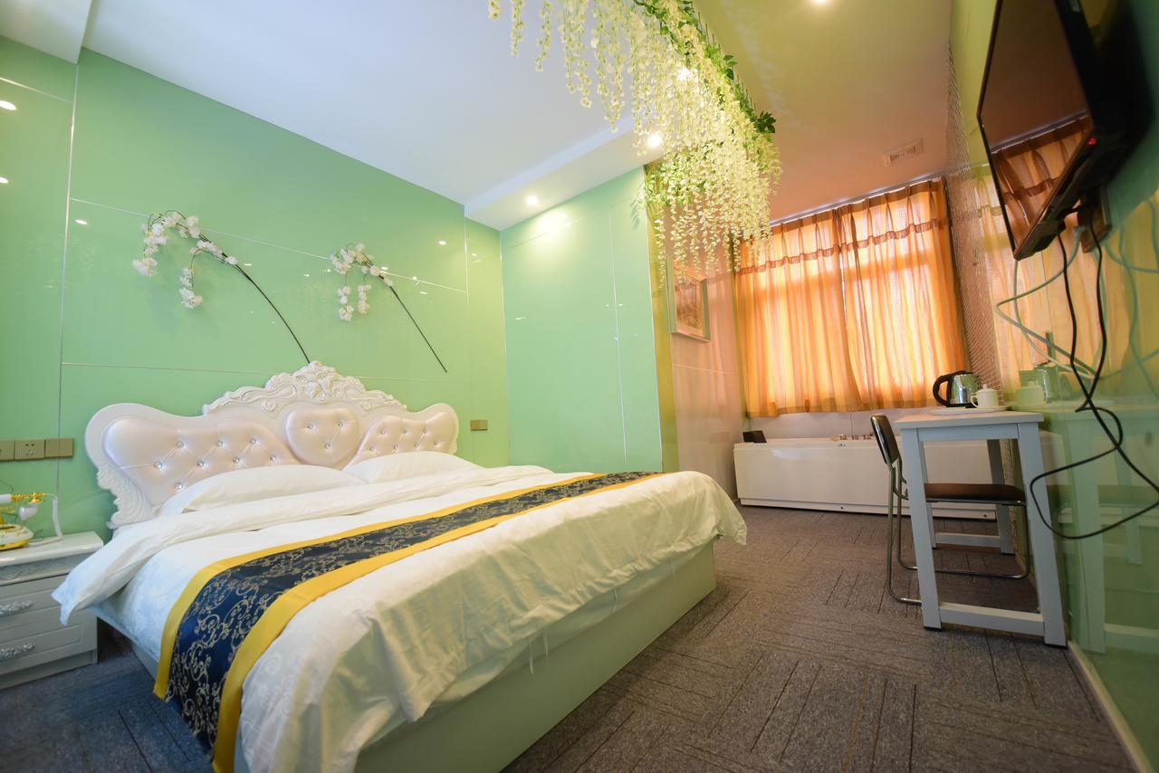 Century Hua Na Loves Boutique Hotel 青島市 エクステリア 写真